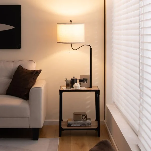 2 en 1 Lampadaire LED et Table d'Appoint avec 2 Étagères 2 Ports de Charge USB Bras de Lampe Rotatif à 360° 49x34x144 cm