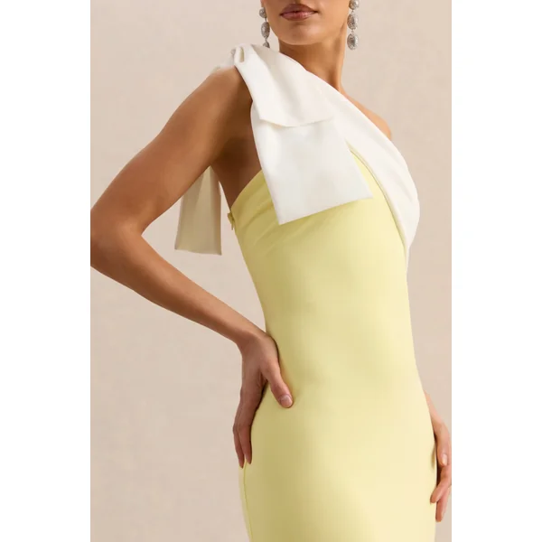 Adara | Robe longue citron et blanche à encolure asymétrique avec détail de nœud