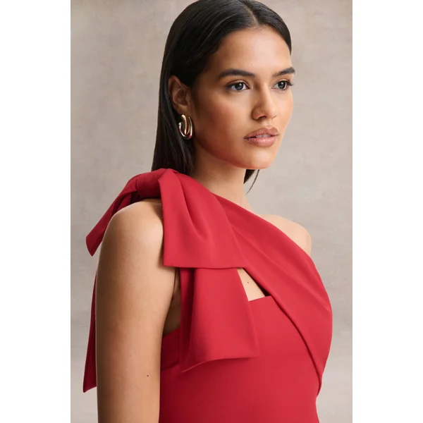 Adara | Robe longue rouge à encolure asymétrique avec détail nœud