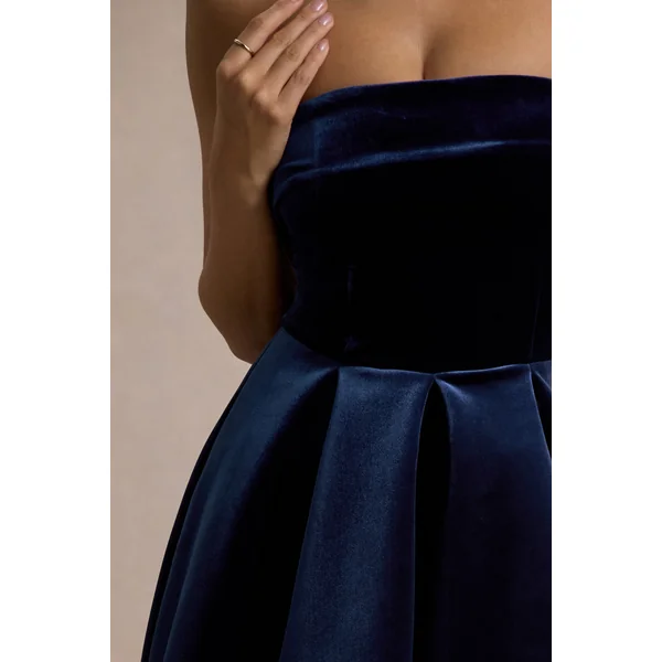 Addina | Robe Mi-Longue Patineuse Bandeau en Velours Bleu Marine