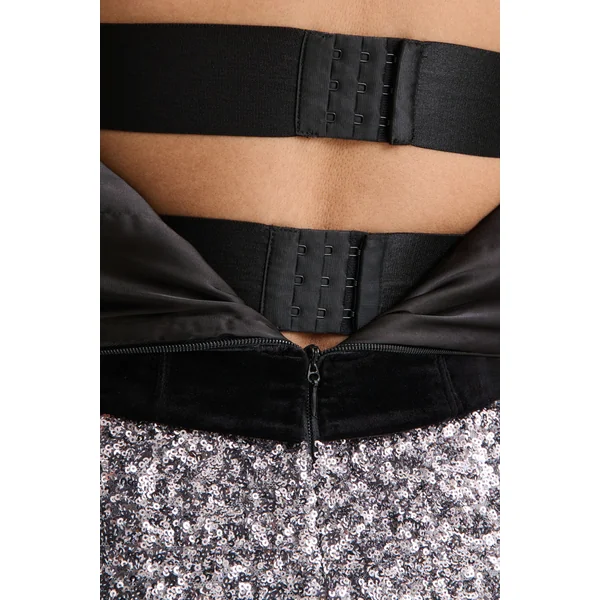 Aeris | Robe longue en velours noir et sequins argentés à décolleté plongeant