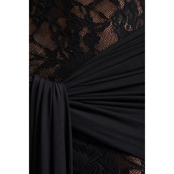 Akira | Robe longue noire en dentelle