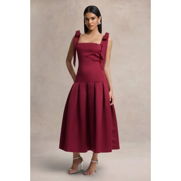 Alberta | Robe mi-longue en satin bordeaux avec bretelles nouées