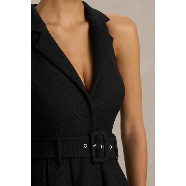 Alessa | Robe mi-longue noire à coupe tailleur et décolleté plongeant