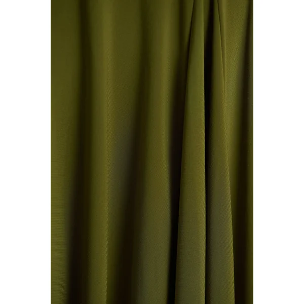 Alexia | Robe longue verte à encolure asymétrique avec détails dorés et fronces