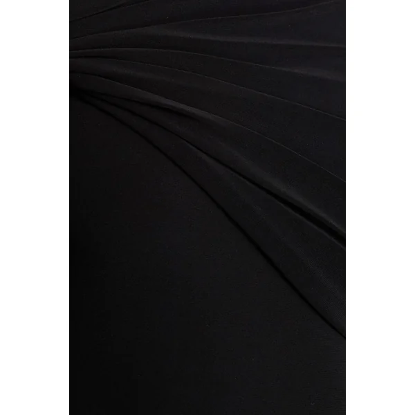 Alexia | Robe noire longue à encolure asymétrique avec ornements et détails froncés