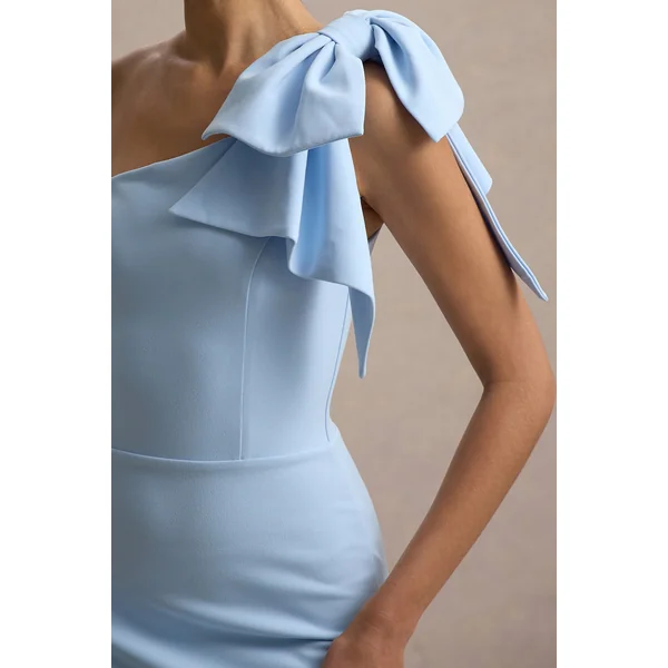 Ambretta | Robe mi-longue bleu poudré à une épaule avec nœud