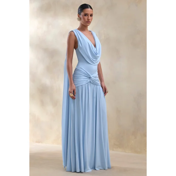 Amelisse | Robe longue bleu poudré à décolleté plongeant et détails froncés
