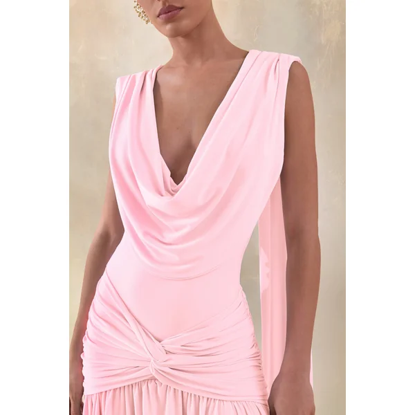 Amelisse | Robe longue rose clair à décolleté plongeant et détails froncés