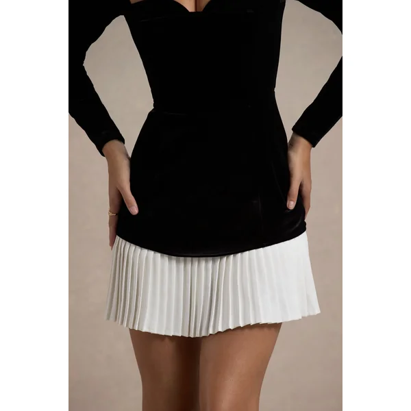 Americano | Mini-robe en velours noir avec décolleté en cœur et manches longues