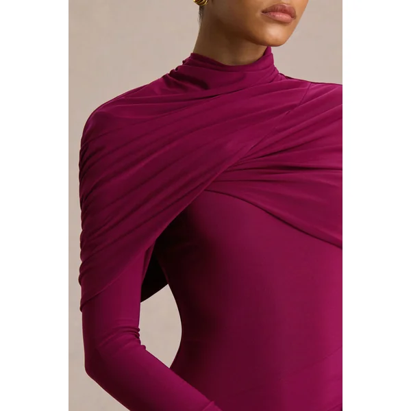 Aneira | Robe mi-longue bordeaux à col haut et manches cape