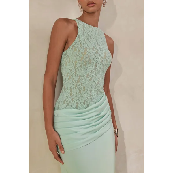 Anthelia | Robe longue menthe en dentelle et satin à encolure nageur et détails drapés