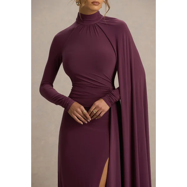 Anticipation | Robe longue bordeaux à encolure haute avec fente avant et détails froncés