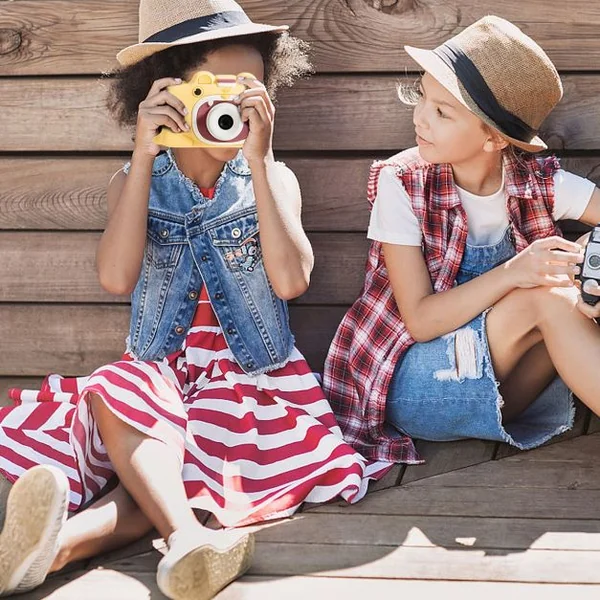Appareil Photo Numérique pour Enfants 18 Mp 1080 P Ecran 5 Cm Carte Mémoire 16 Go Port Usb Batterie 500 mAh Jaune