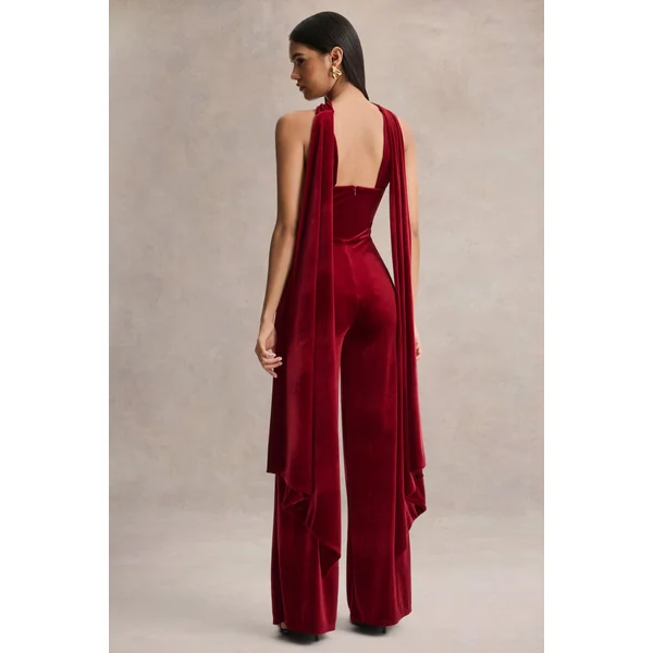 Arcane | Combinaison bordeaux en velours à encolure bandeau avec écharpe