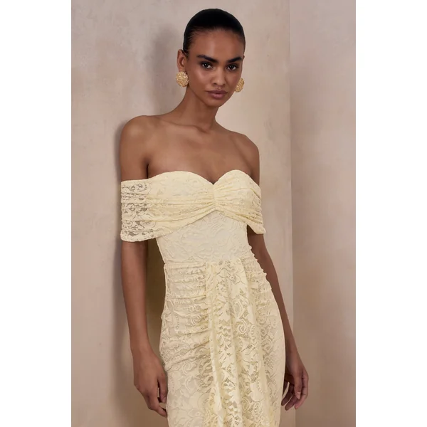 Aries | Robe longue en dentelle citron à décolleté bardot avec détails froncés