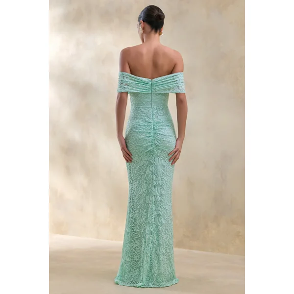 Aries | Robe longue en dentelle menthe à décolleté bardot avec détails froncés
