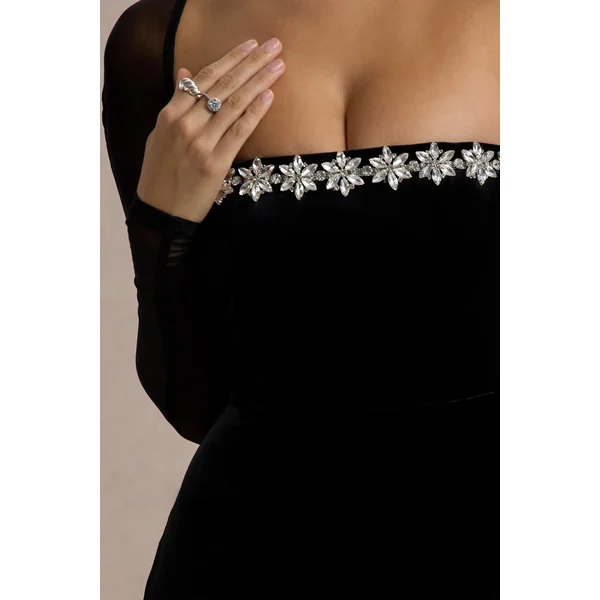 Ashby | Robe longue fendue à encolure carrée ornée en velours noir