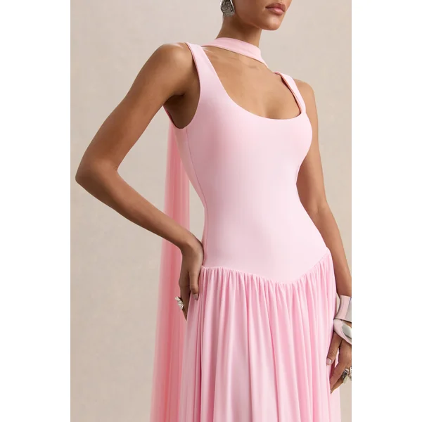Aurina | Robe longue rose à encolure carrée avec cape