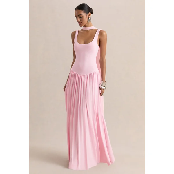 Aurina | Robe longue rose à encolure carrée avec cape