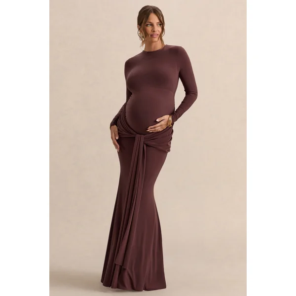 Aveny | Robe longue marron à col ras-du-cou avec détails froncés et ceinture