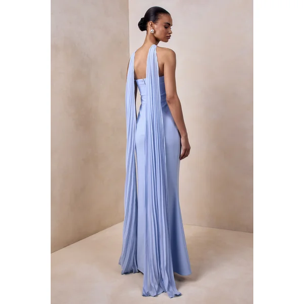 Avery | Robe longue bleu poudré à encolure bandeau avec écharpe ornée