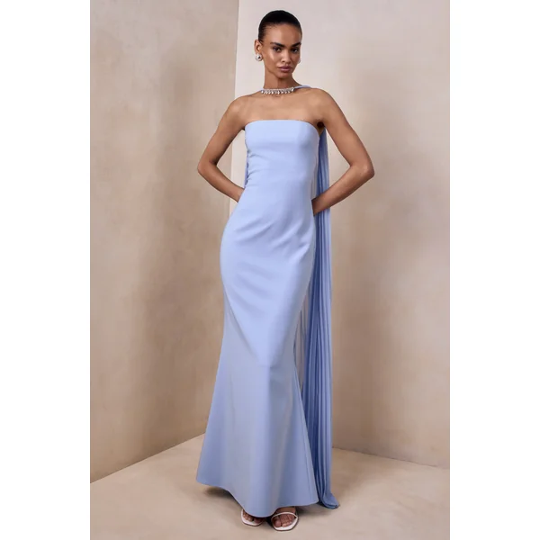 Avery | Robe longue bleu poudré à encolure bandeau avec écharpe ornée