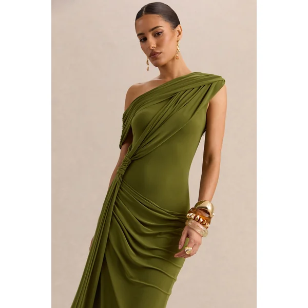 Avialee | Robe longue verte à encolure asymétrique avec détails froncés et écharpe