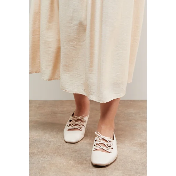 Ballerines Darielle en synthétiquecuir avec Nœuds Multiples