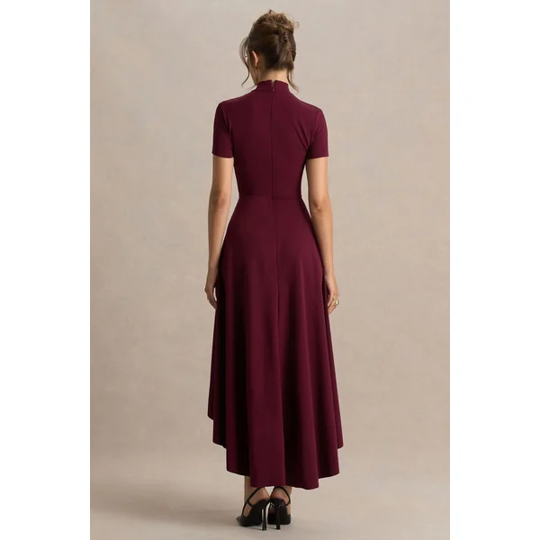 Bellona | Robe mi-longue bordeaux à col montant et ourlet asymétrique