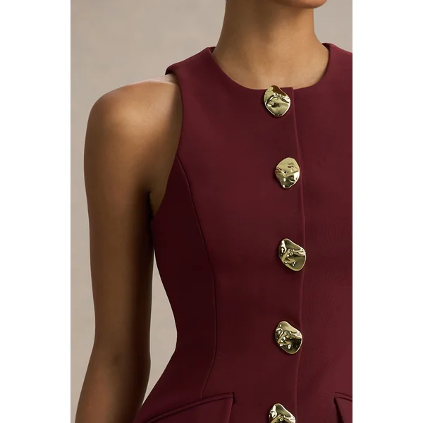Belony | Mini-robe prune foncé à encolure ras-du-cou avec détails de boutons