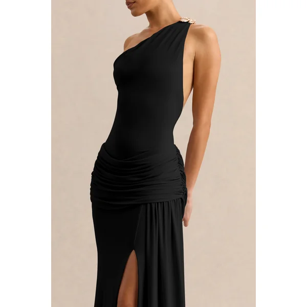 Belrose | Robe longue noire à encolure asymétrique avec détail doré et haute fente à l’avant