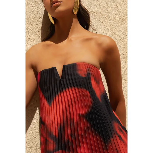 Bergamot | Robe Longue en Satin à Imprimé Floral Noir et Rouge avec Décolleté Cœur