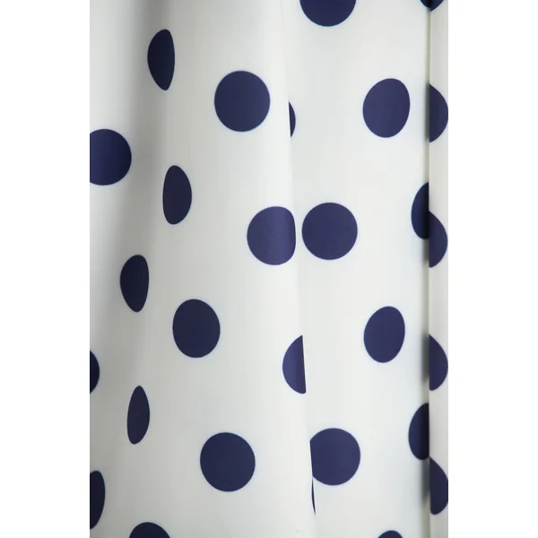 Berta | Robe mi-longue blanche à pois bleu marine et encolure carrée