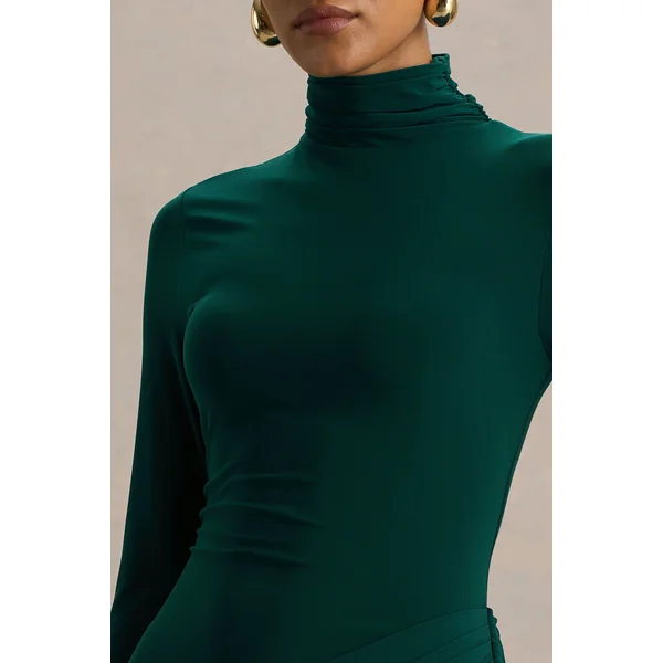 Betsy | Robe longue vert bouteille à col montant avec fente avant et détails drapés
