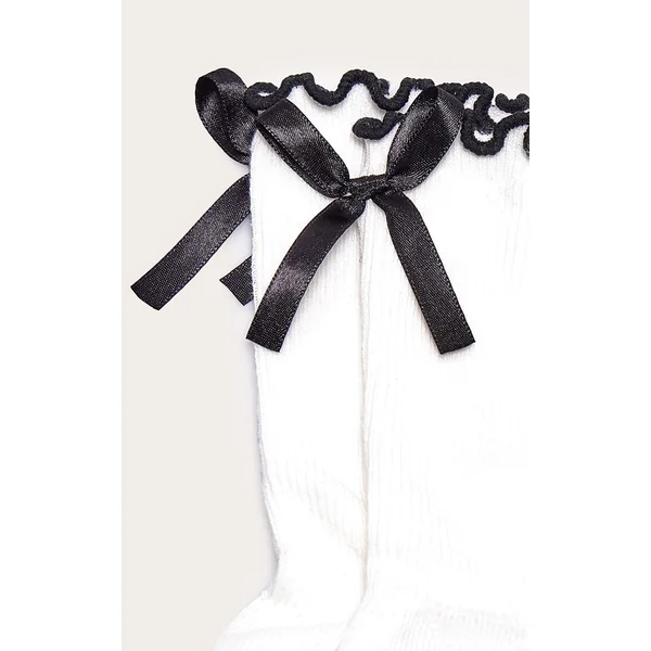 Blanc Chaussettes Courtes À Nœud Satin Et Bordure Ondulée