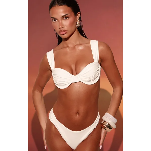 Blanc Haut De Bikini À Armatures