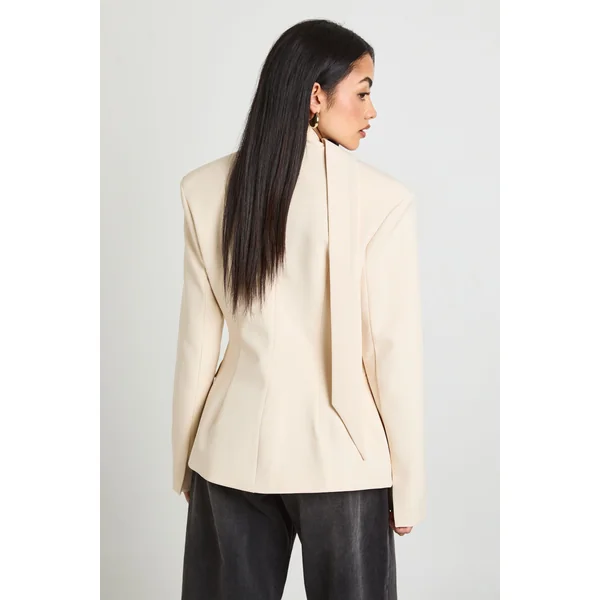Blazer Cintré Avec Détail Foulard