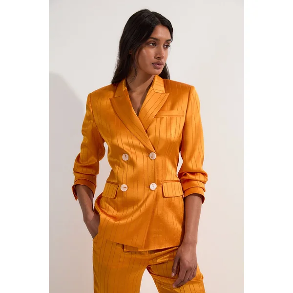 Blazer de smoking surdimensionné taillé sur mesure en satin premium à fines rayures