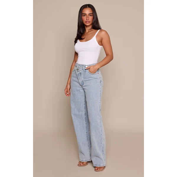 Bleu Clair Jean Petite Taille En Denim Bleu Clair À Taille Asymétrique Et Coupe Droite