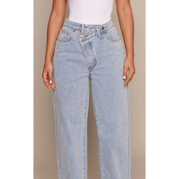 Bleu Clair Jean Petite Taille En Denim Bleu Clair À Taille Asymétrique Et Coupe Droite