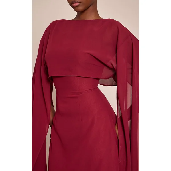 Bordeaux Robe Courte À Détail Cape