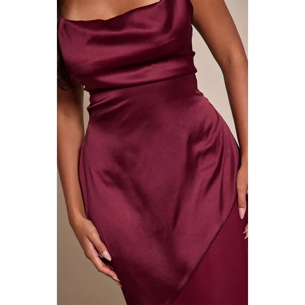 Bordeaux Robe Maxi Shape En Satin À Col Bénitier Et Ourlet Asymétrique En Mousseline
