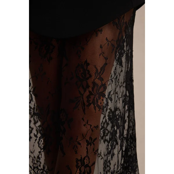 Brandi | Robe longue bandeau noire avec jupe en dentelle