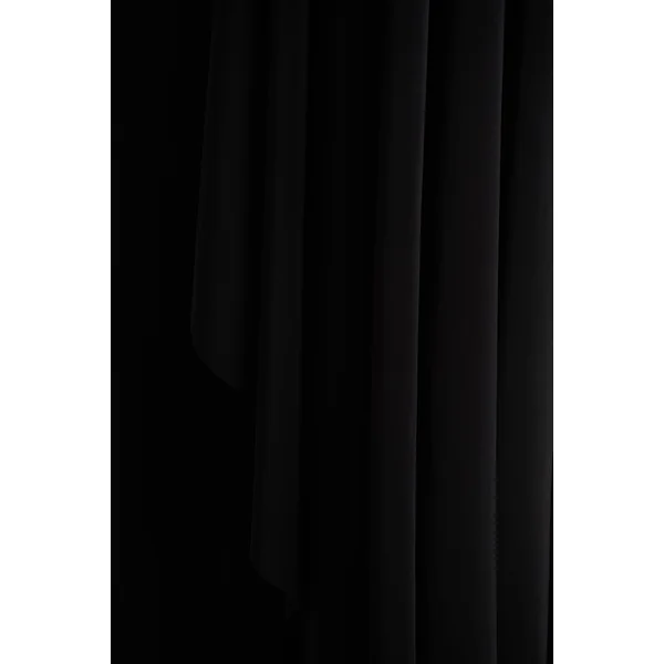 Briony | Robe longue noire à col ras du cou avec manches cape