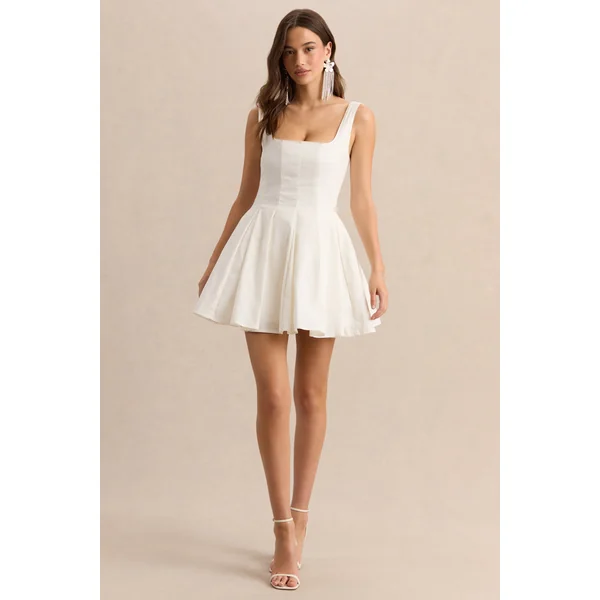 Brioria | Mini-robe patineuse blanche à encolure carrée