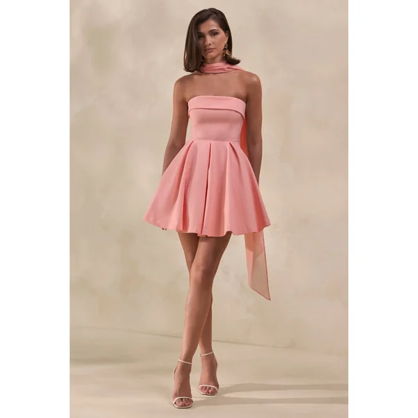 Bruna | Mini-robe patineuse rose à décolleté bandeau