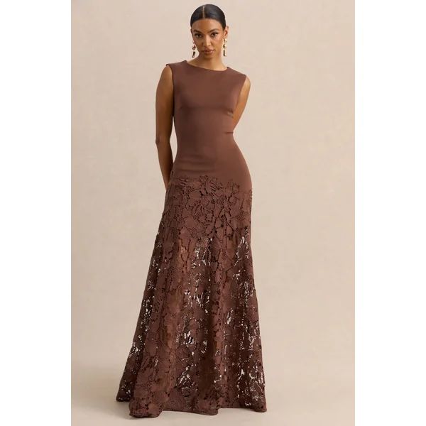 Calune | Robe longue marron en dentelle à encolure large