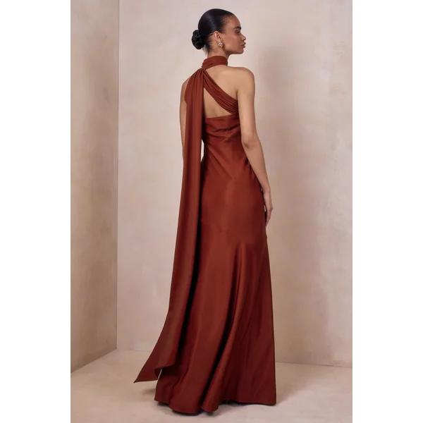 Cara | Robe longue en satin rouille à encolure haute