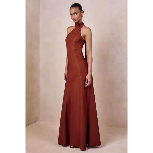 Cara | Robe longue en satin rouille à encolure haute